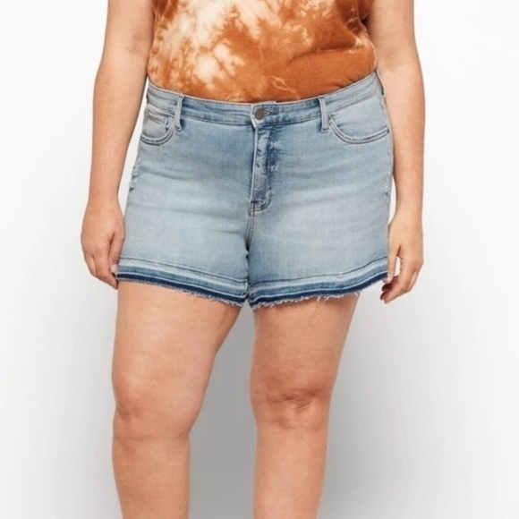 KUT From the Kloth High Rise Short Plus Size 22W Wide - Picture 1 of 13